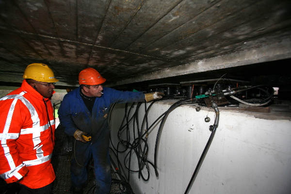 "wegen Hatertse brug"