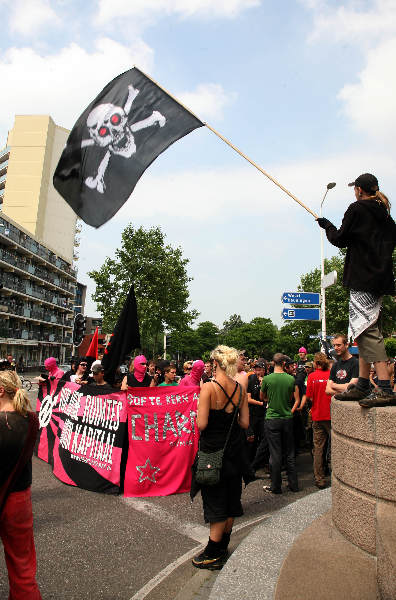 \"Demonstratie van krakers van oude postkantoor tegen de ontruiming\"