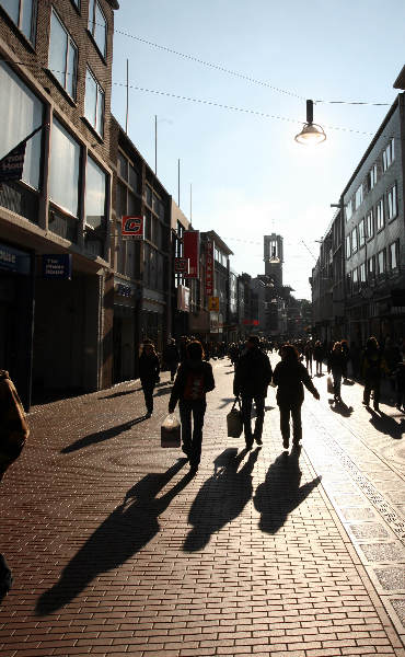 "Broerstraat in tegenlicht"