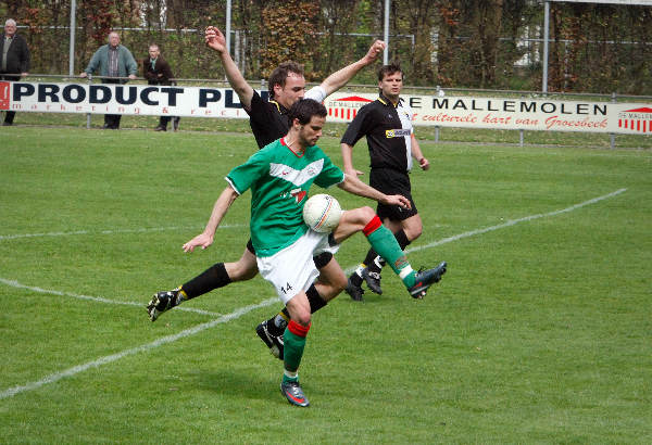 \"Voetbal Germania  -  Sneek Wit-Zwart\"