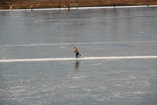 \"Schaatsen op de oude Waal in de Ooij\"