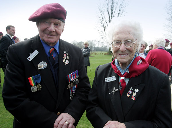 \"Groesbeek, 24-03-2005, Herdenking WO2 op Canadese begraafplaats met (nog) veteranen
foto: Gerard Verschooten ? FC\"