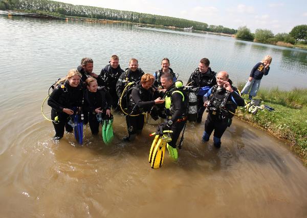 \"Duikteam Amphiprion_Plas Slijk Ewijk __\"