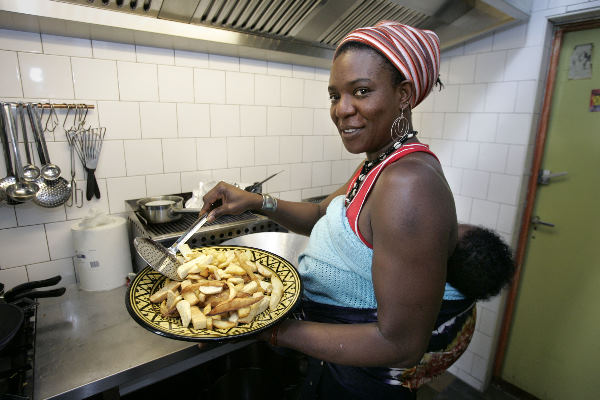 \"Koken, kookboekje van Aemily Postma voor Colourful circus bij Eli
foto: Gerard Verschooten ? FC\"