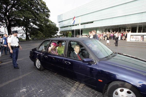 \"Opening tentoonstelling Gebroeders van Limburg in het Valkhofmuseum door Hare majesteit koningin Beatrix
foto: Gerard Verschooten ? FC\"