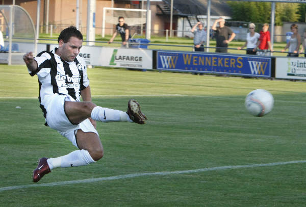 \"Groesbeek, Achilles-Oss, voetbal, 1-0 doelpunt\"