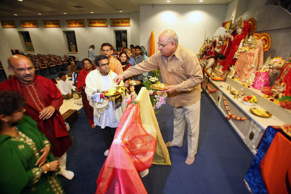 \"Indiase tempel in Wijchen, Hindu rituelen, dienst\"