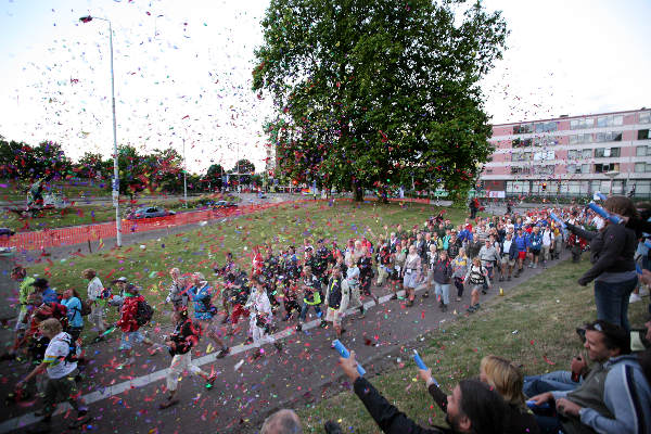 \"Nijmegen, 15-7-2008
Start eerste dag vierdaagse
Trajanusplein\"