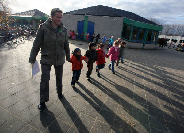 \"montessorischool, kinderen verlaten school na alarm oefening melding\"