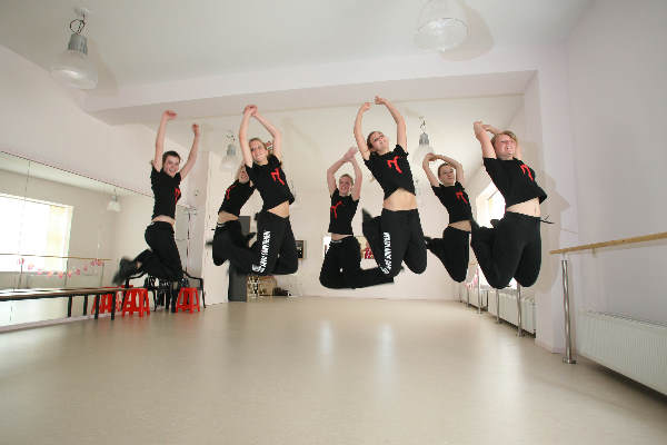 \"Kinderen en streetdance in Krayenhofkazerne Limos\"