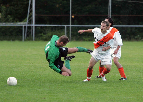 \"VOETBAL, BEKERWEDSTRIJD TREKVOGELS-ORION_\"