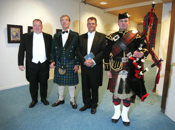 \"Nijmegen, 17-12-2004.
Promotie Robertson in de aula RU tot dokter in de medische wetenschap..
foto: Gerard Verschooten ?  
19-12-2004\"