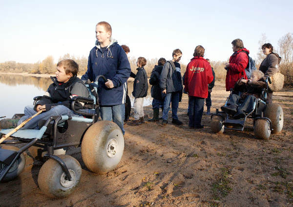 \"met aangepaste rolstoel de Ooi in
06-11-2003\"