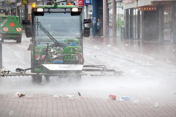 \"Nijmegen, 25-7-2010 . Zomerfeesten, Vierdaagse, opruimen stad 8 uur smorgens, Malden en Molenhoek helemaal schoon.
Broerstraat\"