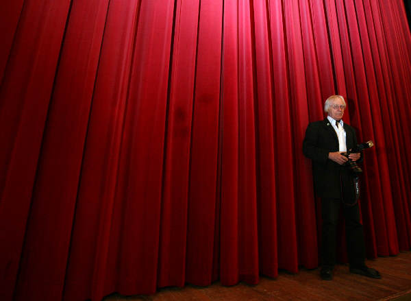 "Rectorwissel Radbouduniversiteit. Cees Blom draagt de ketting over aan Bas Kortman. in de Titus Brandsmakrk, Vereeniging en Soeterbeeck"