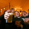 \"Nijmegen, 28-01-2008. Studenten van een dispuut van Carolus Magnus houden een biercantus in pand Diogenes en zingen liederen zoals de Wild Rover en drinken en gooien daar bier bij.\"