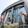 \"Brussel, 15-04-2009. Bezoek bewoners uit Nijmegen Oost aan het Europees Parlement te Brussel. Zij waren daar opuitnodiging van Maria Martens, lid Europees Parlement\"