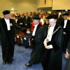 \"Oratie prof Hillen, patholoog KUN Aula 27-06-2003
Foto\'s zijn auteursrechtelijk beschermd en mogen niet zonder voorafgaande
toestemming van de maker voor andere dan privé ¤oeleinden gebruikt worden.

foto: Gerard Verschooten / FOTAA ?
postbus 1482, 6501 BL Nijmegen
tel: 024-3600767, 0653 201509
Postbank 622777, lid NVF
foto@gerardverschooten.nl\"