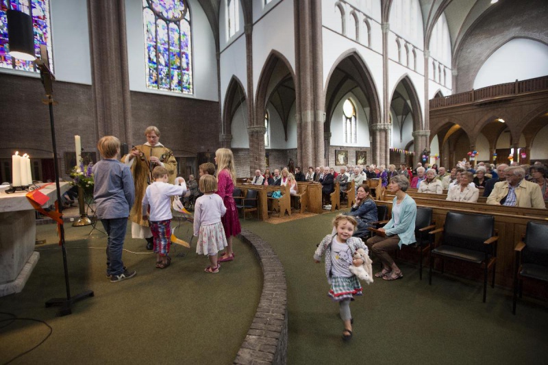 \"Nijmegen, 17-6-2012 . Feestelijke viering  95 jarig bestaan van de Antonius van Paduakerk aan de Groesbeekseweg, parochie, kerk,mis\"