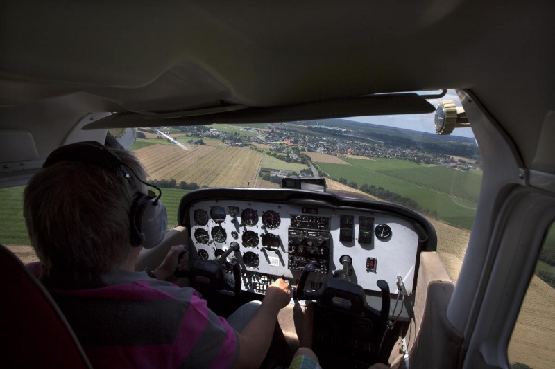 \"Nijmegen, 28-7-2012 . Met Siem in een Cessna vliegtuig een rondvlucht gemaakt vanaf Asperden\"