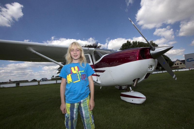 \"Nijmegen, 28-7-2012 . Met Siem in een Cessna vliegtuig een rondvlucht gemaakt vanaf Asperden\"