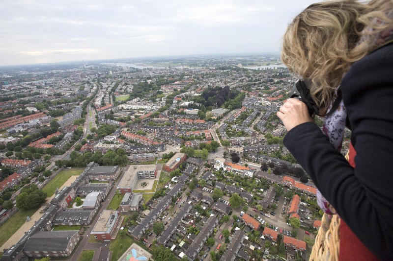 \"Nijmegen, 17-7-2012 . Luchtballon vlucht.Limosterrein\"