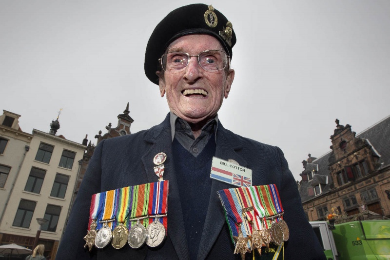 \"Nijmegen, 21-9-2012 . Ze zijn er gelukkig nog, of weer, de veteranen!\"