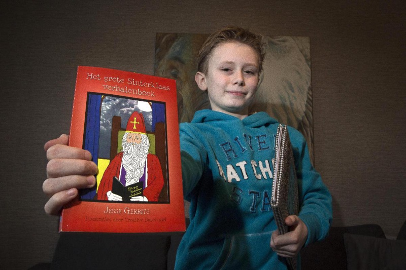 \"Nijmegen, 15-11-2012 . dgfoto:  Jesse Gerrits (9) heeft een boek met zes Sinterklaasverhalen geschreven\"