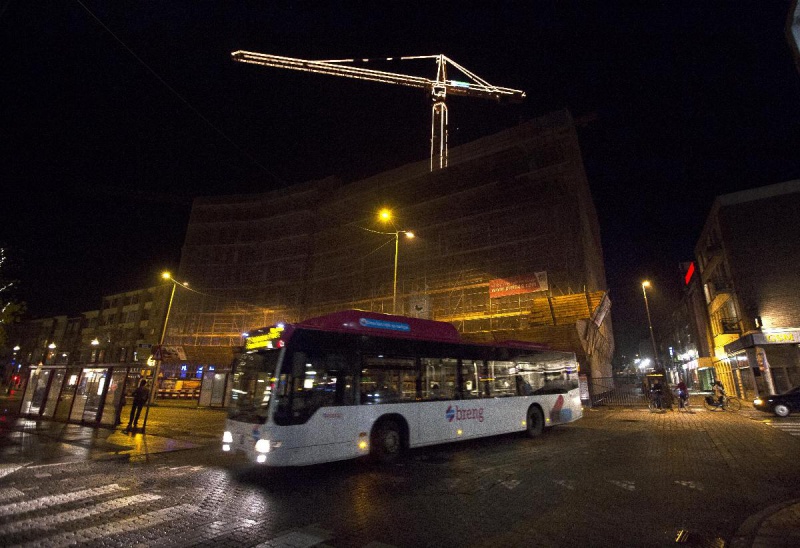 \"Nijmegen, 20-11-2012 . dgfoto:  Eerste Kerstverlichting op de kraan op plein \'44\"