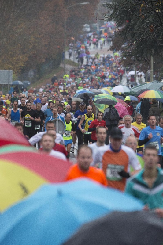 \"Nijmegen, 18-11-2012 . dgfoto:  Zevenheuvelenloop 2012. Nijmeegse baan.\"