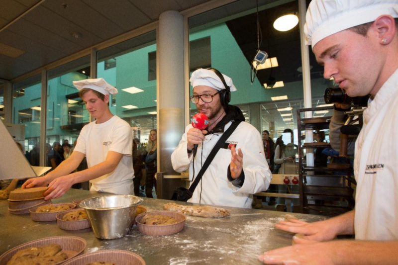 \"Nijmegen, 6-12-2012 . dgfoto:  Giel Beelen, Serious Request, Zoete broodjes bakken op het ROC\"