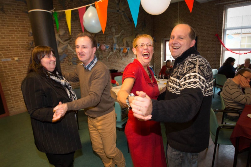 \"Soos voor verstandelijk gehandicapten bestaat 5 jaar. Ze hebben een feestje en zetten vrijwilligers in het zonnetje. Elst, 13-1-2013 . dgfoto.\"