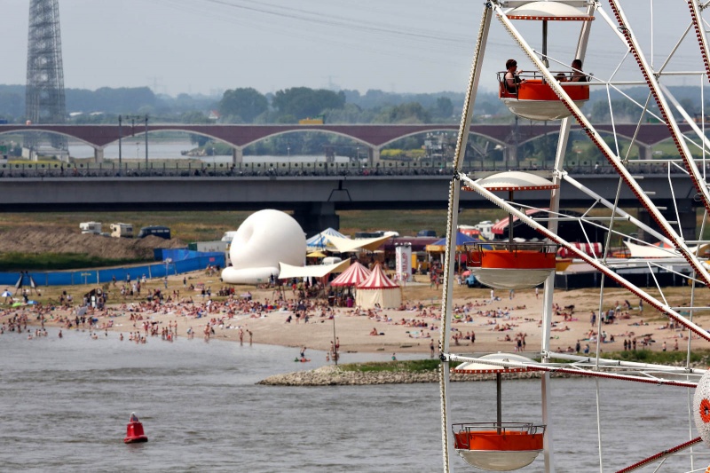 Festival op 't Eiland, Zomerfeesten, Vierdaagsefeesten, Vierdaagse, . Nijmegen, 16-7-2013 . dgfoto.