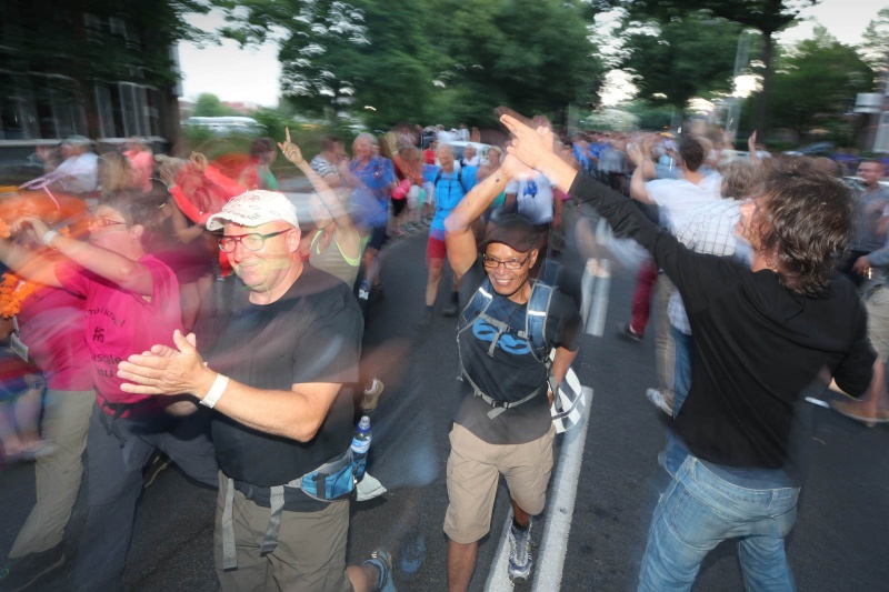 Start 4de dag op de Coehoornstraat. Zomerfeesten, Vierdaagsefeesten, Vierdaagse, Nijmegen, 19-7-2013 . dgfoto. stefan roy