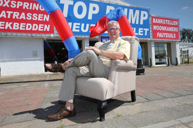 Willie van Gerven, Weurtseweg, meubelzaak. Nijmegen, 5-8-2013 . dgfoto.