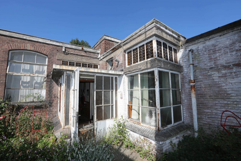 De kunstateliers achter het voormalig Belgisch consulaat, Pijkestraat 27, oude drukkerij. Nijmegen, 5-9-2013 . dgfoto.