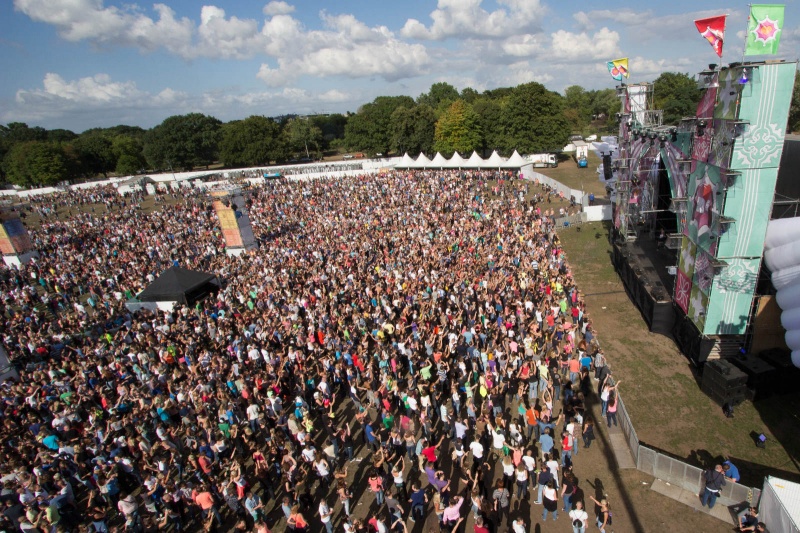 We love the 90. Popconcert in Goffertpark met oa. Mental Theo en gijs Staverman. Nijmegen, 31-8-2013 . dgfoto.