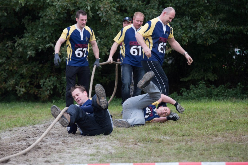 Kampioenschap touwtrekken Ressen, Bemmel, Rugby de oude Meesters en Underover., 20-10-2013 . dgfoto.