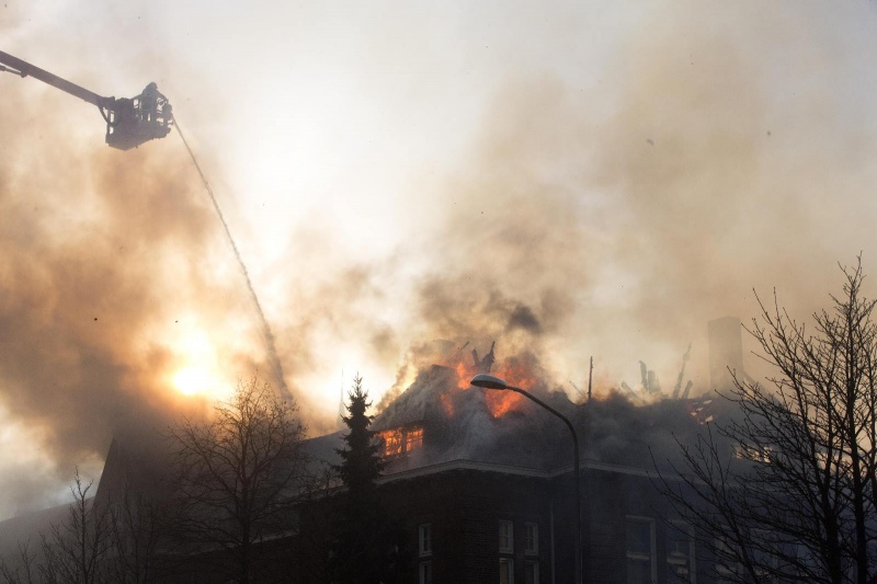 Brand voormalig klooster Groesbeekseweg-Heijendaalseweg. Nijmegen, 1-1-2014 . dgfoto.
