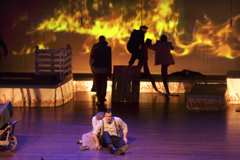 Bombardement op nijmegen. Toneelstuk in de stadsschouwburg. Nijmegen, 19-2-2014 . dgfoto.