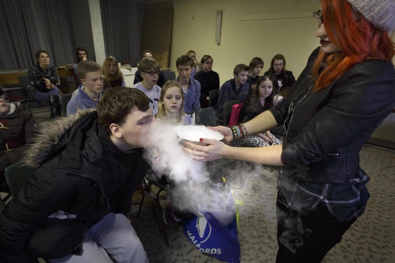 Workshops: geuren  met  leerlingen van nsg en werkenrode , Groesbeek, 20-2-2014 . dgfoto.