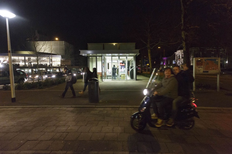 Vernieuwde frites tent, frietkot op Keizer Karelplein weer open.. Nijmegen, 21-2-2014 . dgfoto.