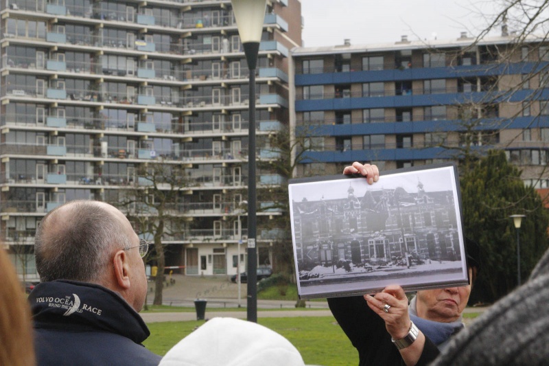 Stadswandeling langs brandhaarden van bombardement  van 1944 . Nijmegen, 22-2-2014 . dgfoto.