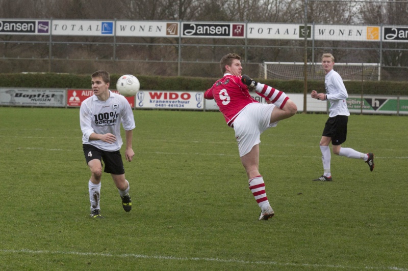 VOETBAL: Jonge Kracht-WSVHuissen, 26-1-2014 . dgfoto.