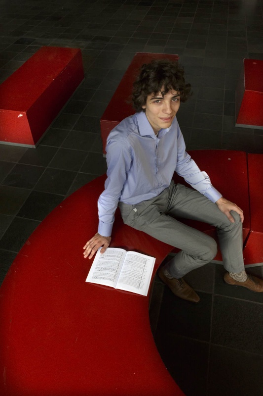 Niek van der Pas: talentvolle muzikant op NSG. Nijmegen, 14-4-2014 . dgfoto.