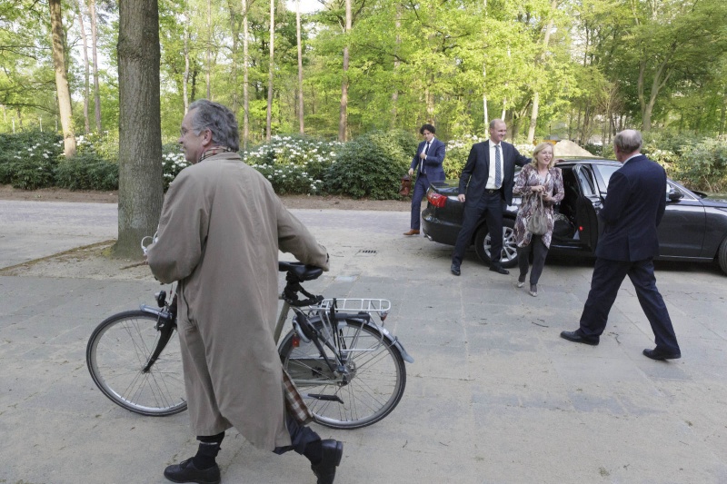 Jet Bussemaker is special guest bij het diner van Senaat van hoogleraren Rector Kortmann komt te fiets . Aula RUN. Nijmegen, 22-4-2014 . dgfoto.