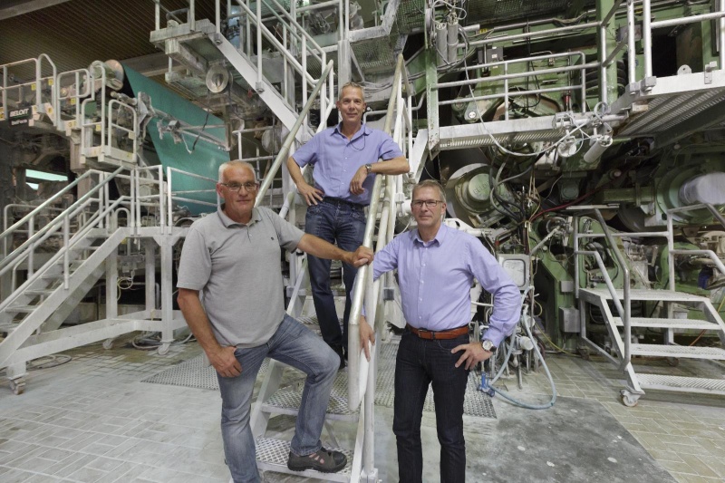 Papierfabriek Innoviopapers (Sappi), drie werknemers van Ondernemingsraad papierfabiek maken doorstart. Nijmegen, 8-7-2014 . dgfoto.