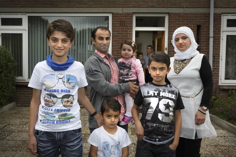 Het Koerdische asielzoekersgezin Khamo (4 jonge kinderen tot 13 jaar, in Nijmegen geboren) moet terug naar 'eigen' land, tegenwoordig ISIS-land. Beroep op kinderpardon is afgewezen door rechtbank. Hoop nu gevestigd op staatssecretaris Teeven, die in schrijnende gevallen over zijn hart kan strijken. Nijmegen, 22-8-2014 . dgfoto.