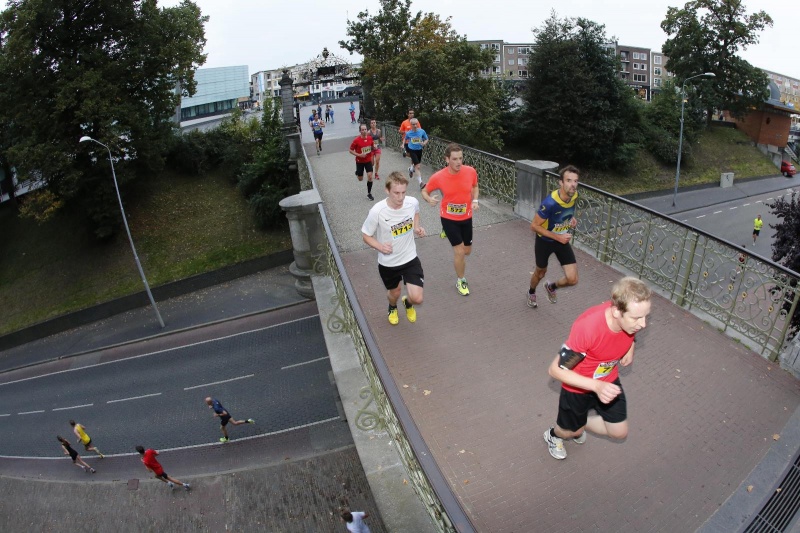 Bruggenloop. Nijmegen, 10-9-2014 . dgfoto.