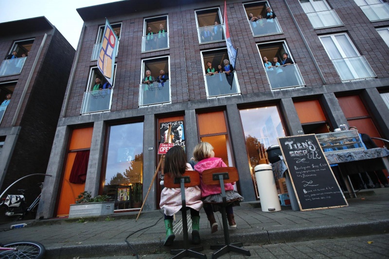 Gevelconcert Colourful City Koor in Lent
de Vrouwe Uda Singel in Lent. Is onderdeel van Uda Exposed. 
. Nijmegen, 26-10-2014 . dgfoto.